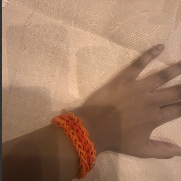 Loom bracelets - Picture 1 of 1